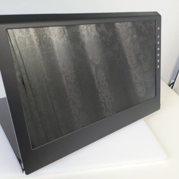 GeShic On-Lap Monitor 2501 15.6 In Portable Monitor Battery Powered Display - Picture 2 of 11